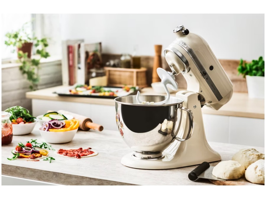 KITCHENAID Artisan, planetaria con testa reclinabile 4,8 Lt, accessori in acciaio inox, almond cream