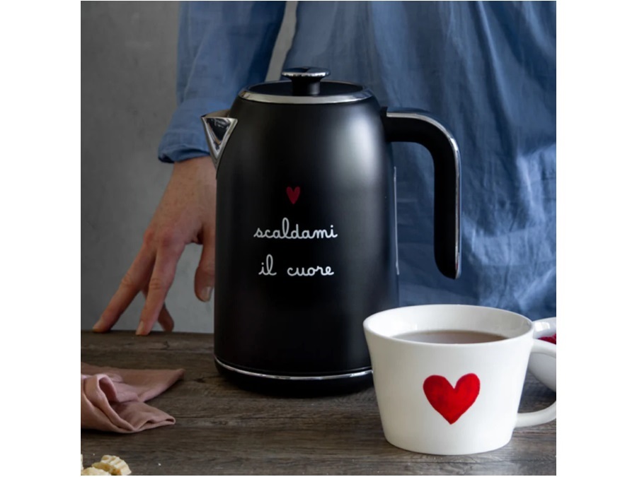 SIMPLE DAY LIVING & LIFESTYLE Bollitore elettrico nero - Scaldami il cuore