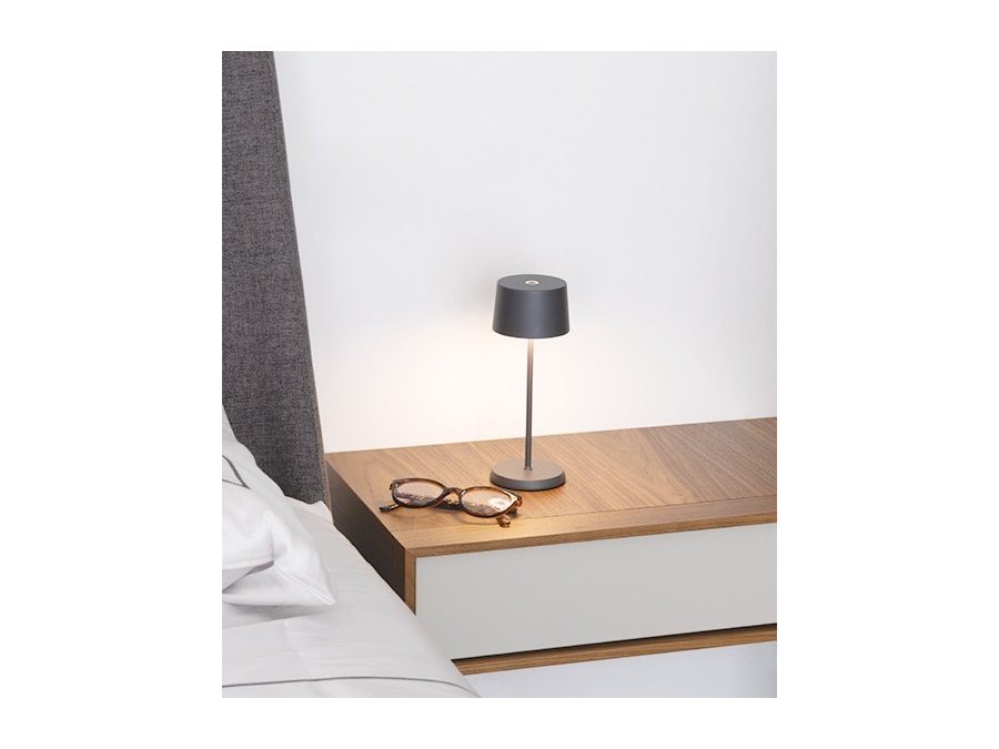 ZAFFERANO S.R.L. Micro olivia pro lampada da tavolo ricaricabile di zafferano - grigio scuro